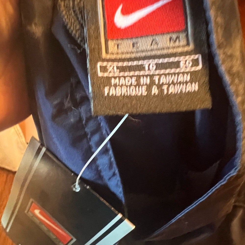 Nike Men's Dark Blue Windbreaker Jacket - Picture 2 of 2